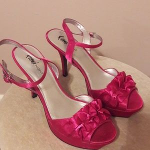 Shimmery Fushia Heels 👡